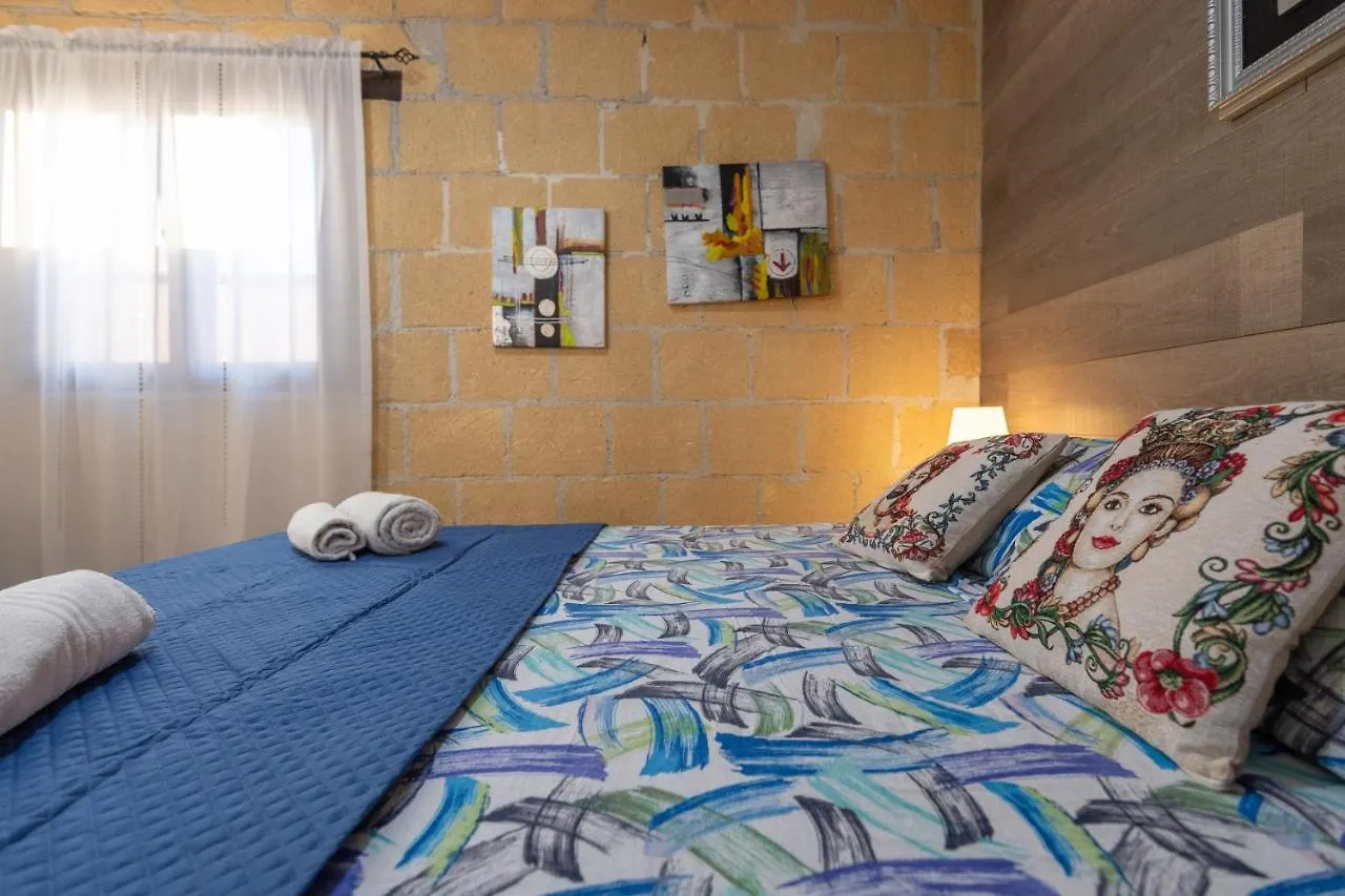 Villa Ina Cinisi 0*,